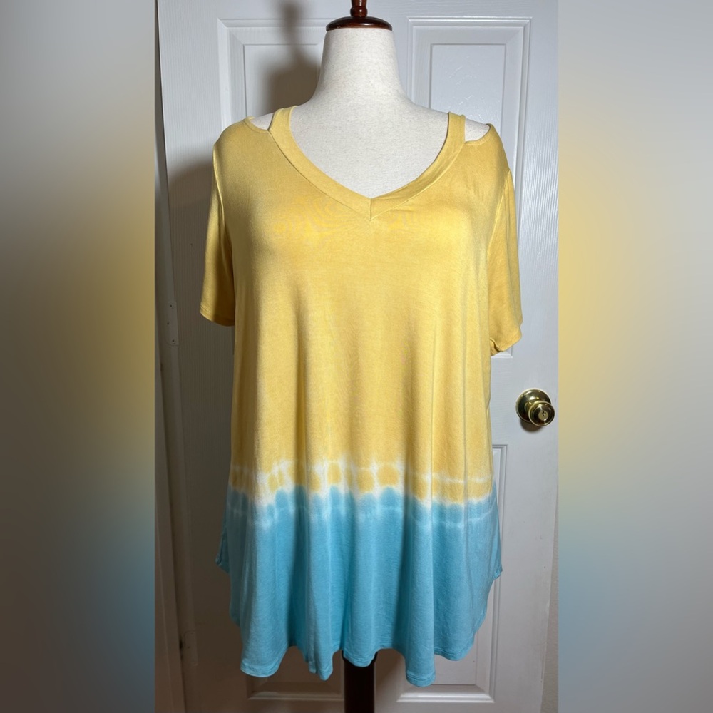 Avenue Women’s Yellow and Blue Tie-Dyed Short Sleeve Tee